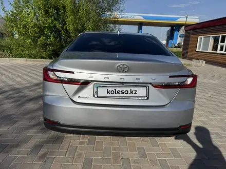 Toyota Camry 2024 года за 20 500 000 тг. в Уральск – фото 2