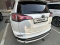 Toyota RAV4 2017 года за 10 000 000 тг. в Атырау – фото 4