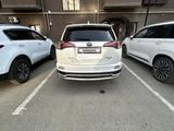Toyota RAV4 2017 года за 10 000 000 тг. в Атырау – фото 3