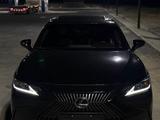 Lexus ES 250 2018 года за 19 000 000 тг. в Алматы