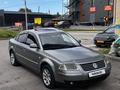 Volkswagen Passat 2004 годаүшін2 000 000 тг. в Алматы