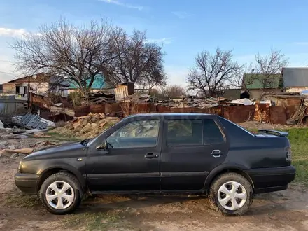 Volkswagen Vento 1993 года за 600 000 тг. в Алматы – фото 6