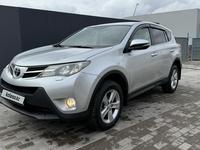 Toyota RAV4 2013 годаfor8 800 000 тг. в Караганда