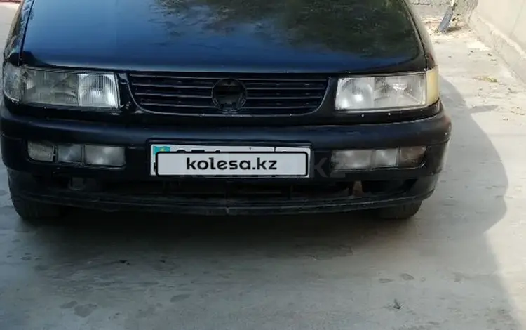 Volkswagen Passat 1994 годаfor1 000 000 тг. в Каратау