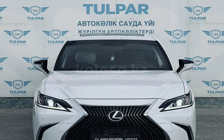 Lexus ES 250 2021 года за 22 700 000 тг. в Актау