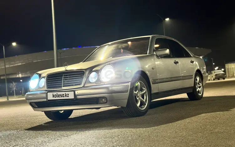 Mercedes-Benz E 320 1998 года за 3 300 000 тг. в Талдыкорган