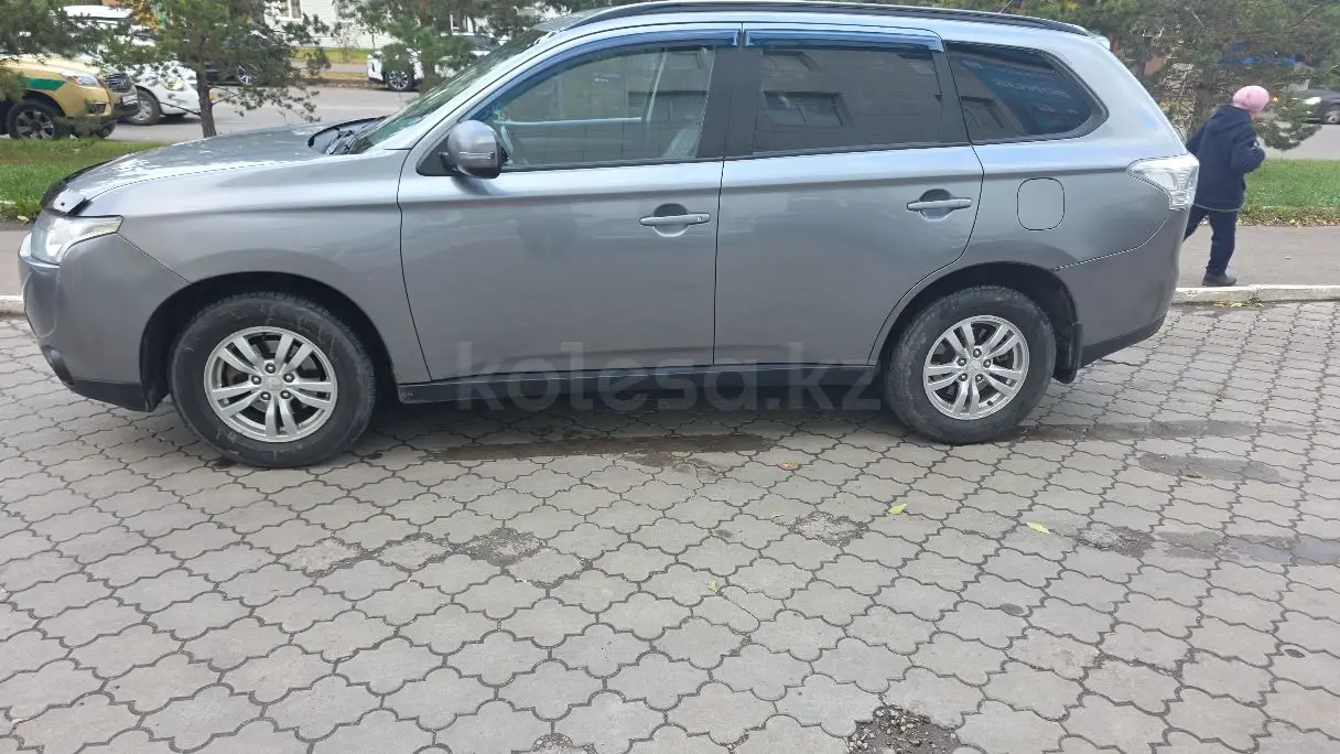 Mitsubishi Outlander, 2013