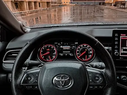 Toyota Camry 2021 года за 15 400 000 тг. в Актау – фото 9