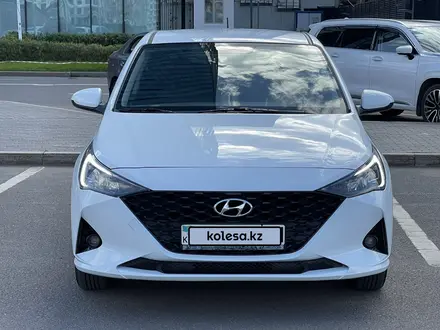 Hyundai Accent 2020 года за 7 700 000 тг. в Астана – фото 2