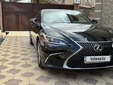 Lexus ES 250 2019 года за 22 500 000 тг. в Шымкент