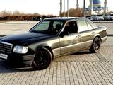 Mercedes-Benz E 220 1994 года за 1 600 000 тг. в Астана – фото 2