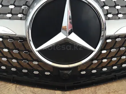 Mercedes-benz.W212 рестайл Центральная решётка радиатора Diamond. за 120 000 тг. в Алматы – фото 4