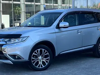Mitsubishi Outlander, 2015