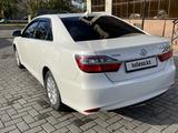 Toyota Camry 2017 года за 10 500 000 тг. в Семей – фото 4