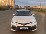 Toyota Camry 2021 года за 14 800 000 тг. в Уральск