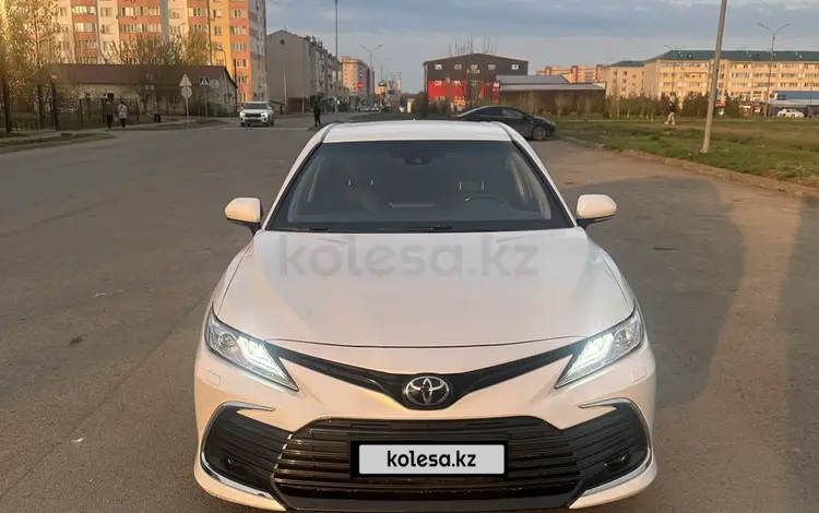 Toyota Camry 2021 года за 14 800 000 тг. в Уральск
