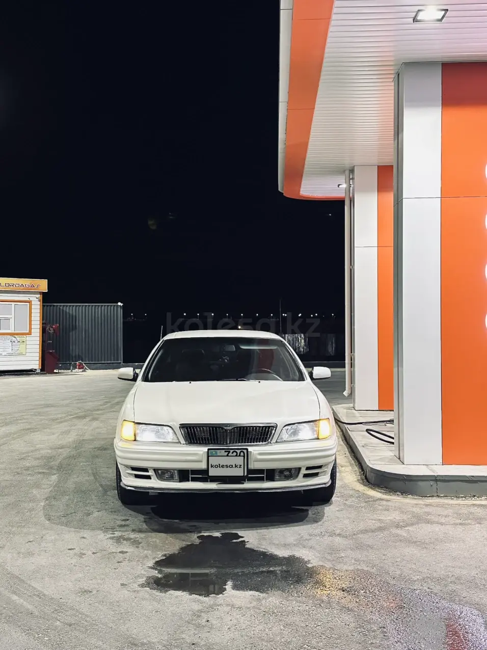 Nissan Maxima, 1998