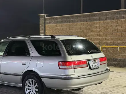 Toyota Mark II Qualis 2000 года за 3 600 000 тг. в Алматы – фото 2