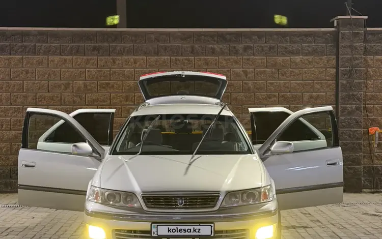 Toyota Mark II Qualis 2000 года за 3 600 000 тг. в Алматы