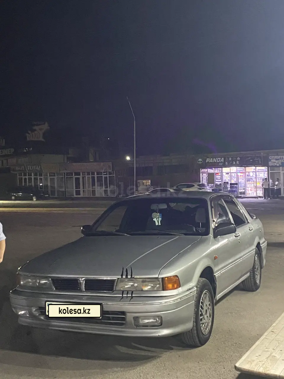 Mitsubishi Galant, 1992