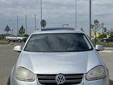 Volkswagen Jetta 2005 года за 2 400 000 тг. в Щучинск – фото 3