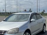 Volkswagen Jetta 2005 года за 2 400 000 тг. в Щучинск – фото 4