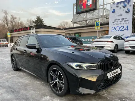 BMW 330 2023 года за 24 100 000 тг. в Алматы – фото 4