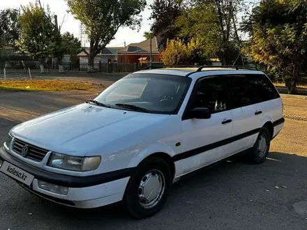 Volkswagen Passat 1995 года за 2 500 000 тг. в Уральск – фото 2