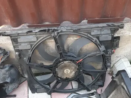 Вентилятор охлаждения на Bmw f10 535 xi бмв ф10 за 1 000 тг. в Алматы