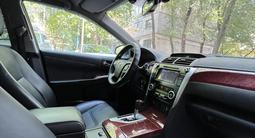 Toyota Camry 2014 годаүшін11 000 000 тг. в Алматы – фото 2
