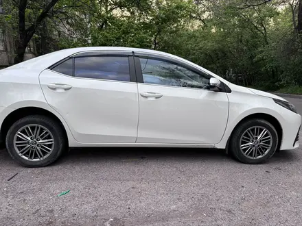 Toyota Corolla 2018 года за 9 000 000 тг. в Алматы – фото 2