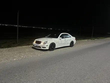 Mercedes-Benz E 55 AMG 2005 года за 8 500 000 тг. в Жанаозен – фото 3