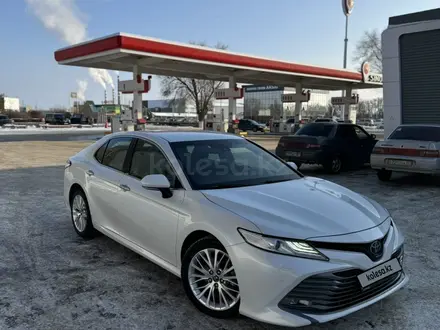 Toyota Camry 2018 года за 9 200 000 тг. в Уральск