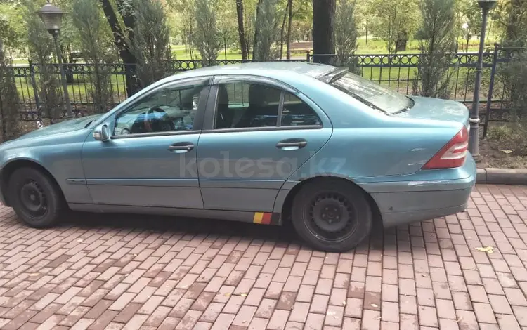 Mercedes-Benz C 200 2002 годаүшін2 500 000 тг. в Алматы