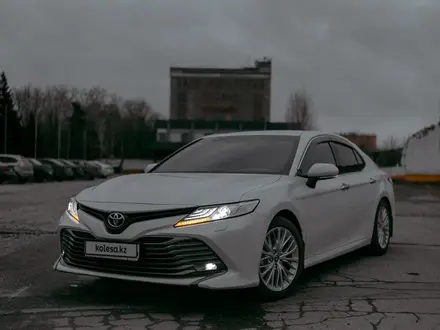 Toyota Camry 2019 года за 25 500 000 тг. в Семей