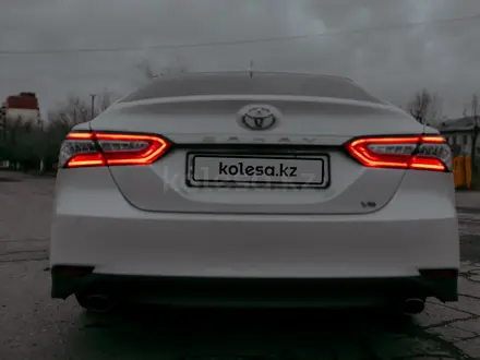 Toyota Camry 2019 года за 25 500 000 тг. в Семей – фото 4