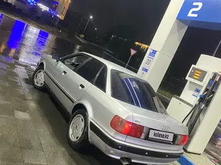 Audi 80