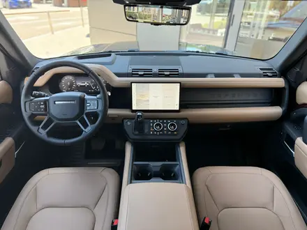 Land Rover Defender X-Dynamic SE 2025 года за 84 097 000 тг. в Алматы – фото 10