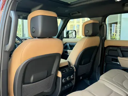Land Rover Defender X-Dynamic SE 2025 года за 84 097 000 тг. в Алматы – фото 11
