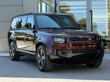 Land Rover Defender X-Dynamic SE 2025 года за 84 097 000 тг. в Алматы – фото 3