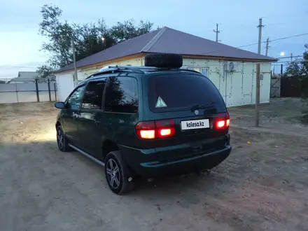 Volkswagen Sharan 1996 года за 3 000 000 тг. в Тайпак – фото 6