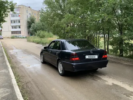 Mercedes-Benz C 180 1998 года за 1 700 000 тг. в Кокшетау – фото 3