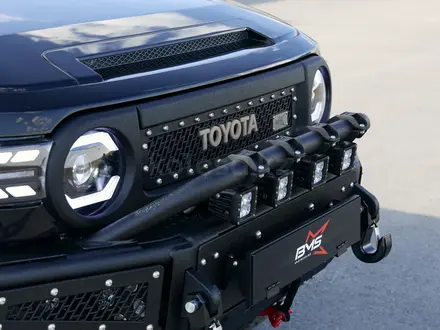 Решетка радиатора BMS серия RS-T для Toyota FJ Cruiser за 93 100 тг. в Алматы – фото 2