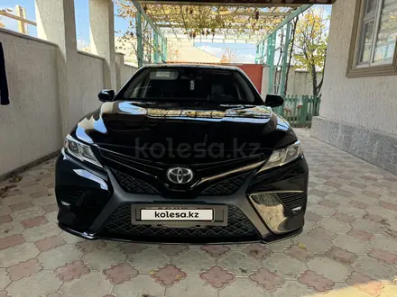 Toyota Camry 2018 года за 9 000 000 тг. в Актау