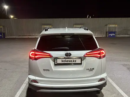 Toyota RAV4 2015 года за 10 500 000 тг. в Актобе – фото 7