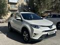 Toyota RAV4 2015 годаүшін10 500 000 тг. в Актобе