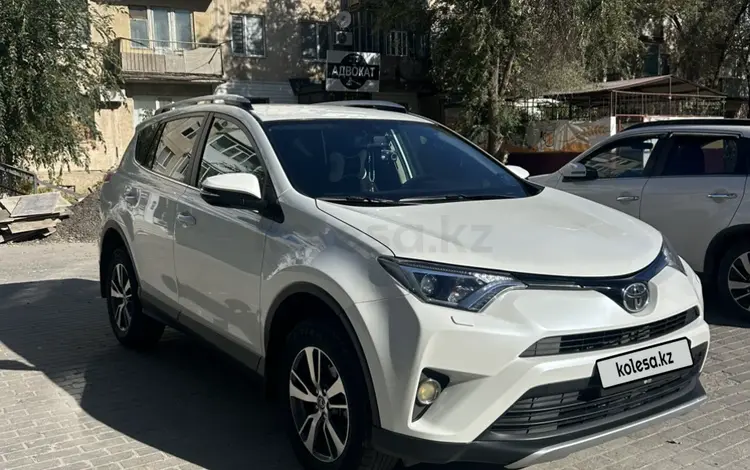 Toyota RAV4 2015 годаүшін10 500 000 тг. в Актобе