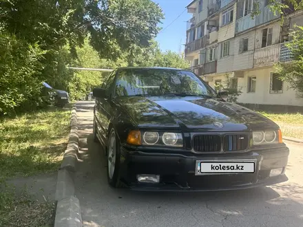 BMW 328 1994 года за 1 800 000 тг. в Алматы – фото 2