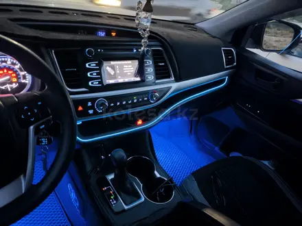 Toyota Highlander 2014 года за 9 600 000 тг. в Атырау – фото 7