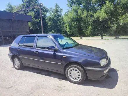 Volkswagen Golf 1997 года за 2 150 000 тг. в Есик – фото 2